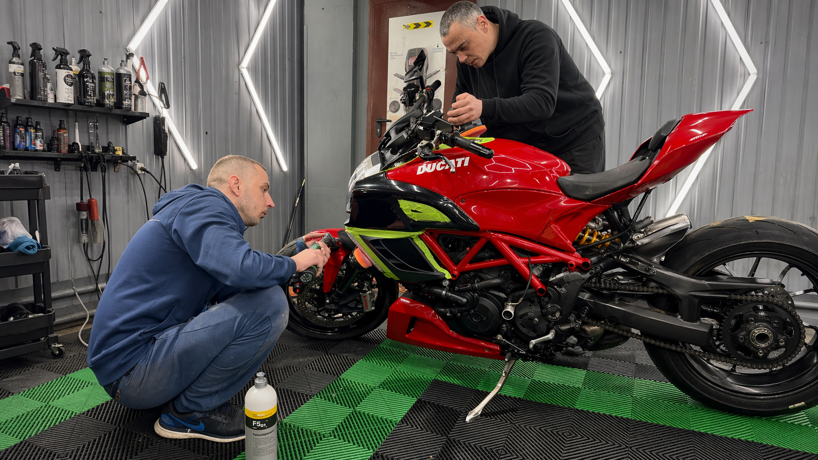 Полировка авто и мотоциклов с восстановлением аккуратного блеска - фото 2